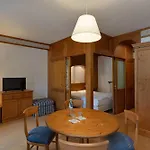 Grand