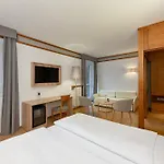 فندق غراند 4*