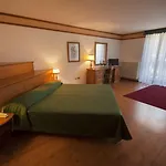 Отель Grand 4*
